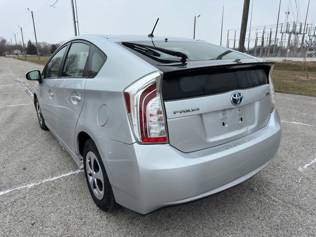 2013 Toyota Prius Image 6