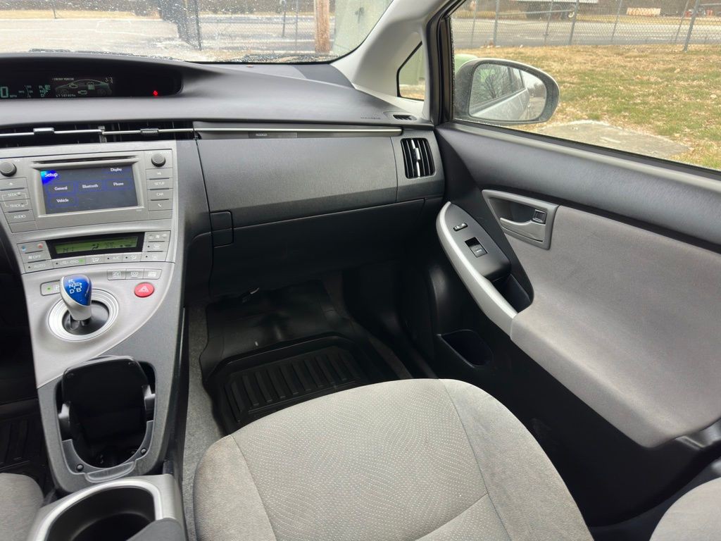 2013 Toyota Prius Image 8