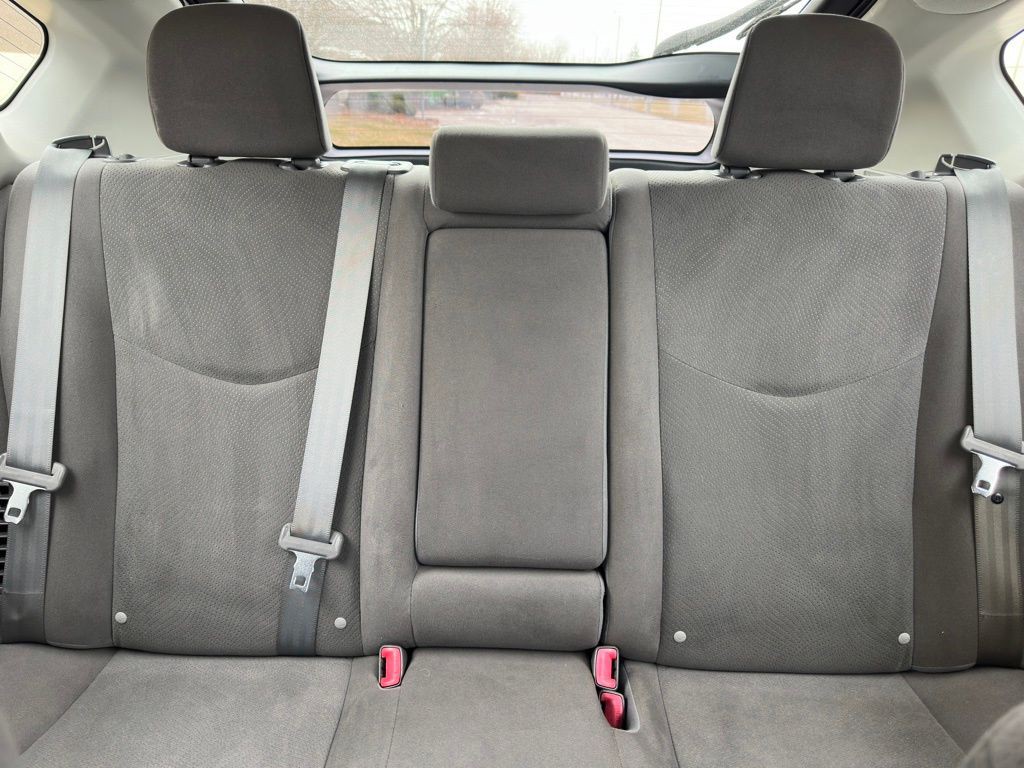 2013 Toyota Prius Image 12