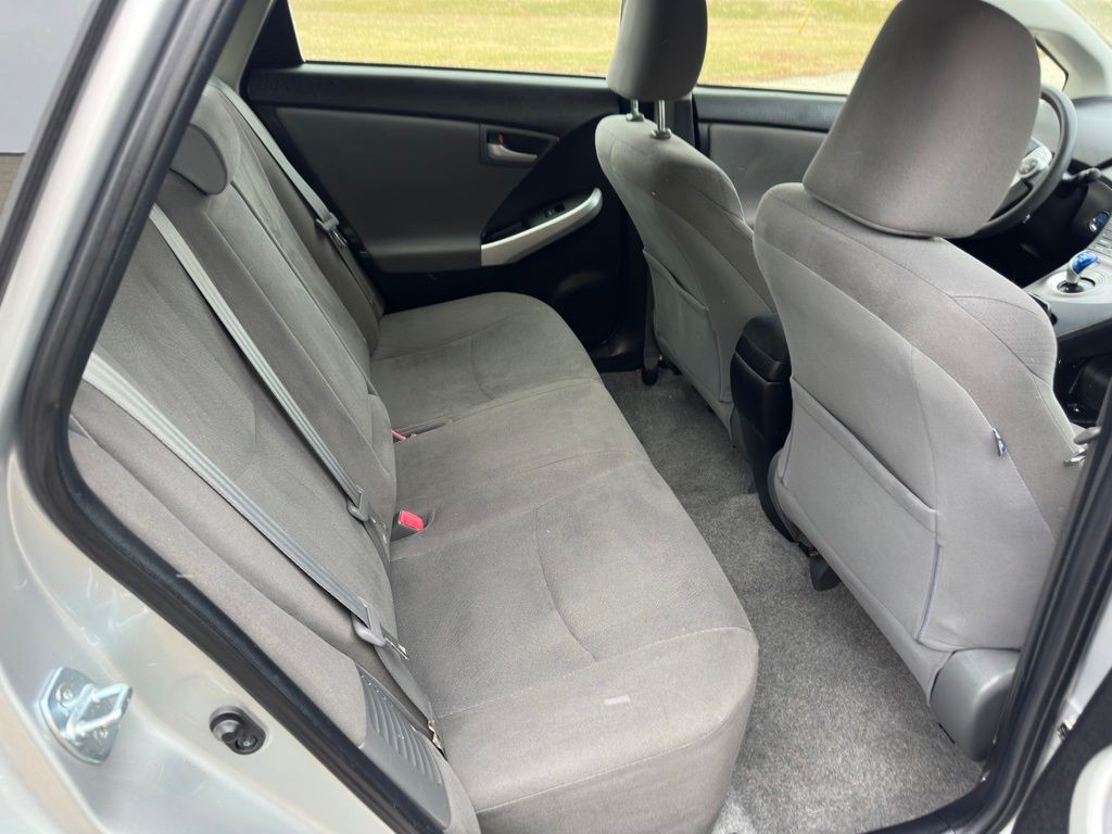 2013 Toyota Prius Image 13