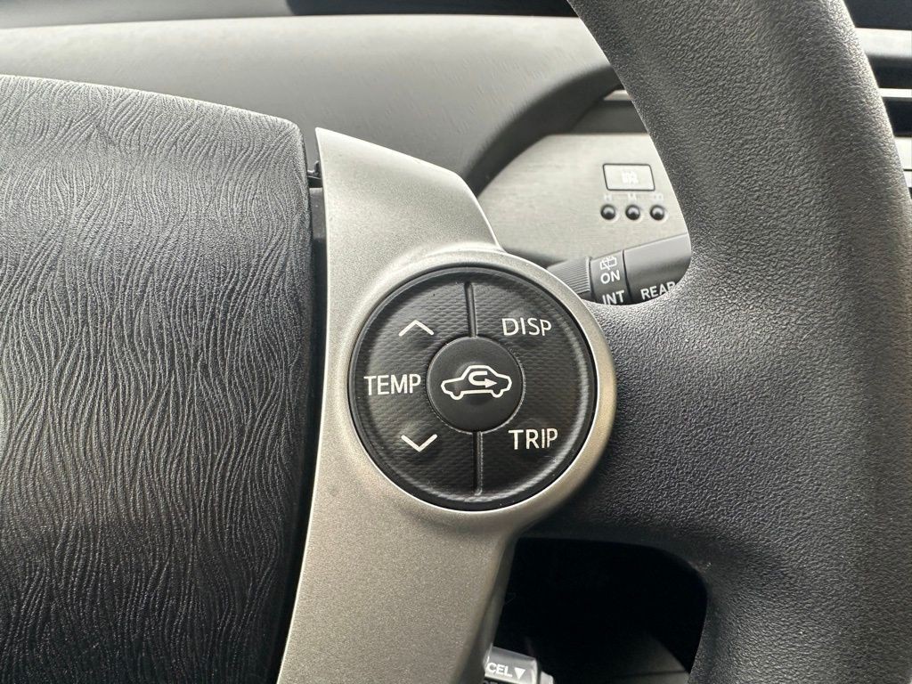 2013 Toyota Prius Image 16