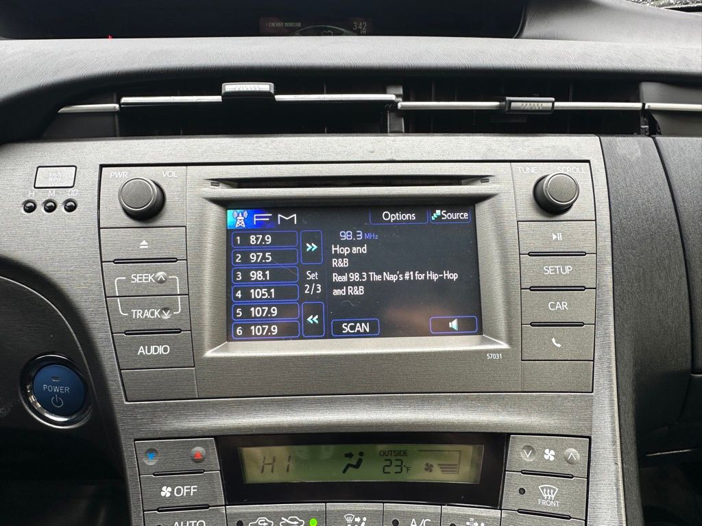 2013 Toyota Prius Image 21