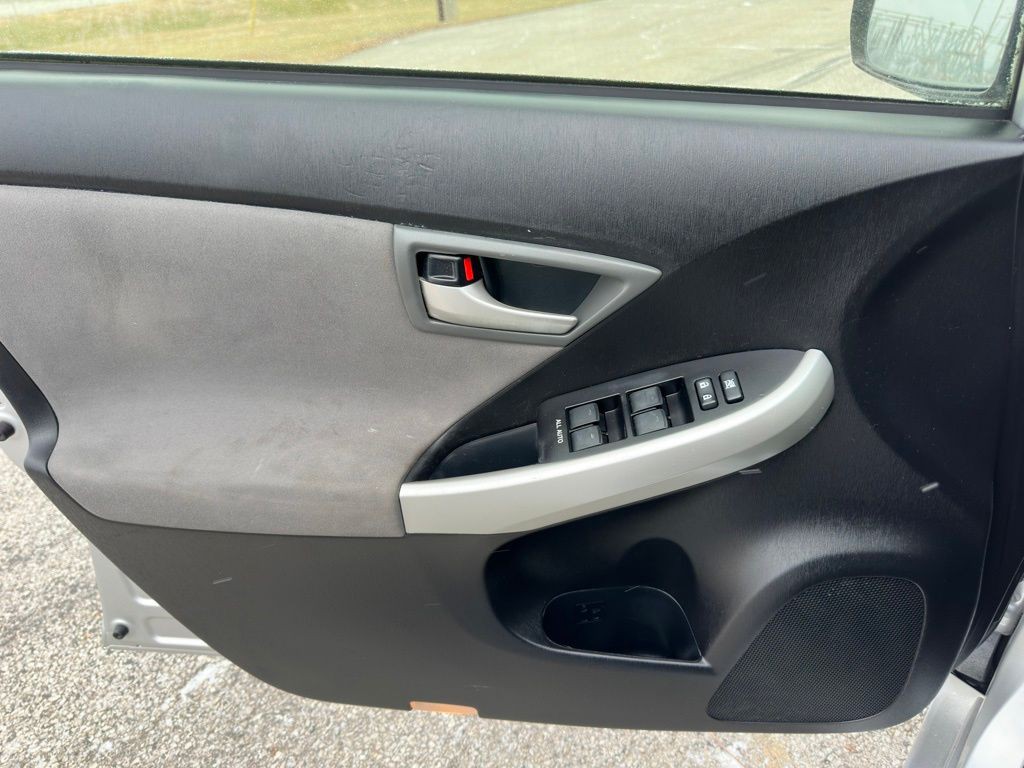 2013 Toyota Prius Image 27