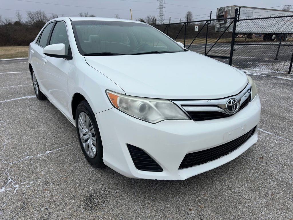 2014 Toyota Camry Image 3