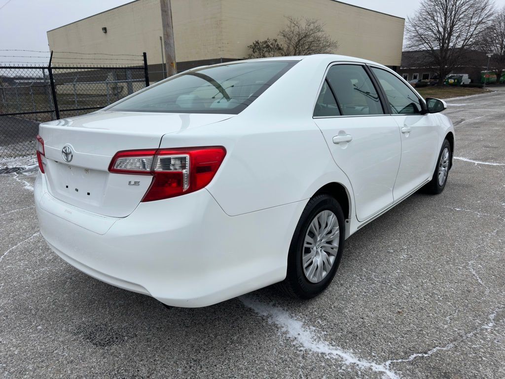 2014 Toyota Camry Image 4