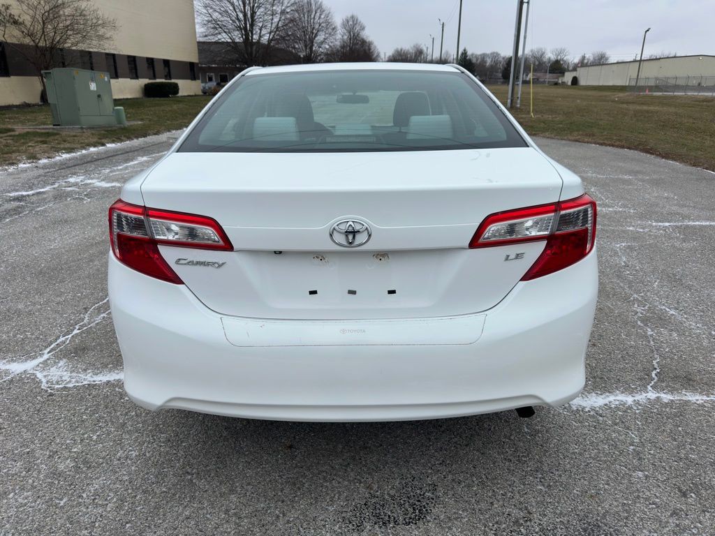 2014 Toyota Camry Image 5