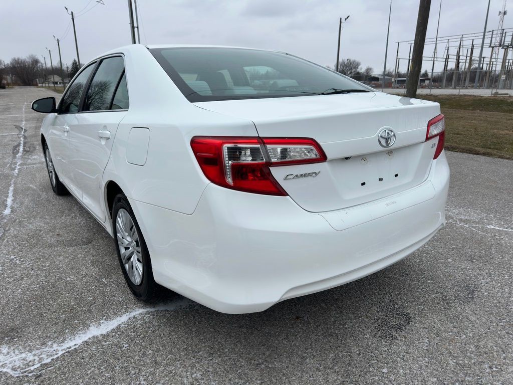 2014 Toyota Camry Image 6