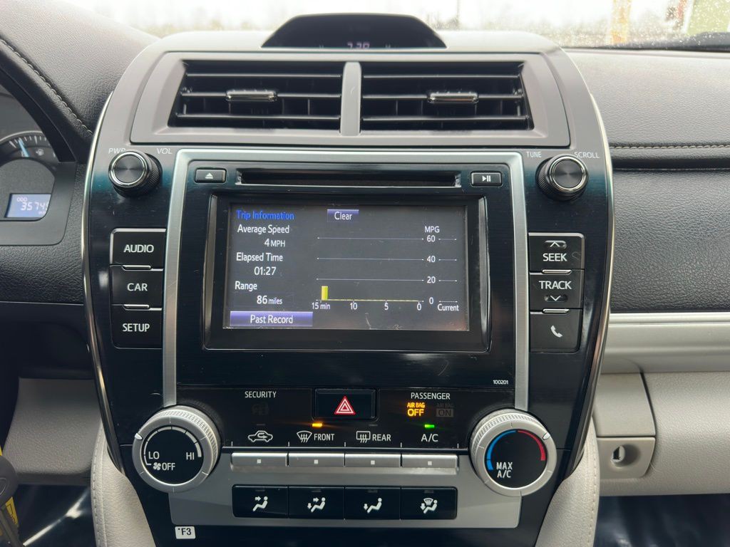 2014 Toyota Camry Image 12