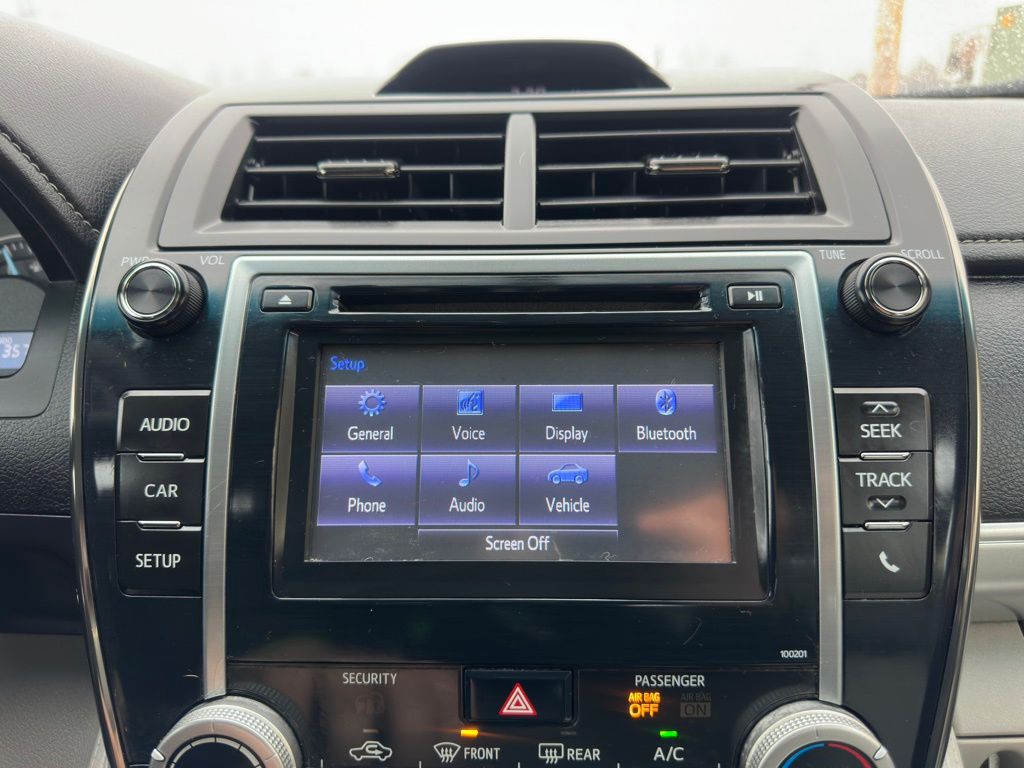 2014 Toyota Camry Image 14