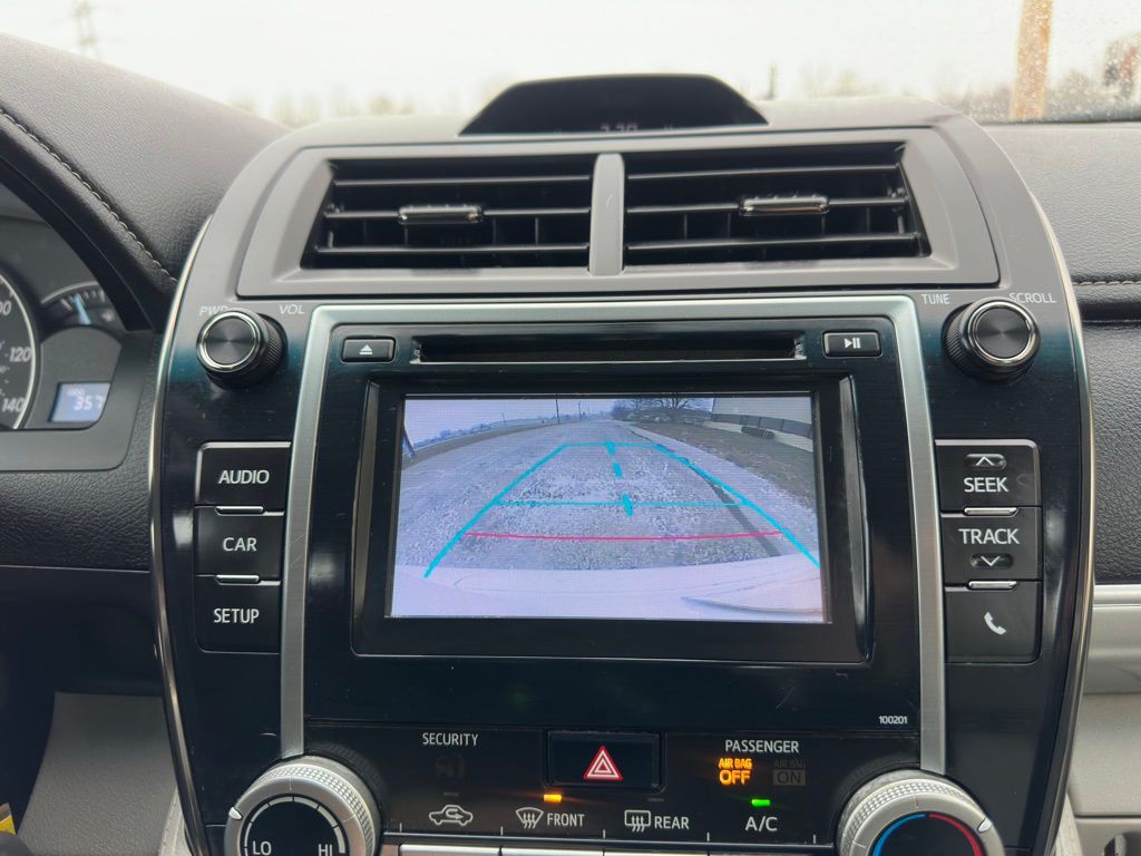 2014 Toyota Camry Image 15