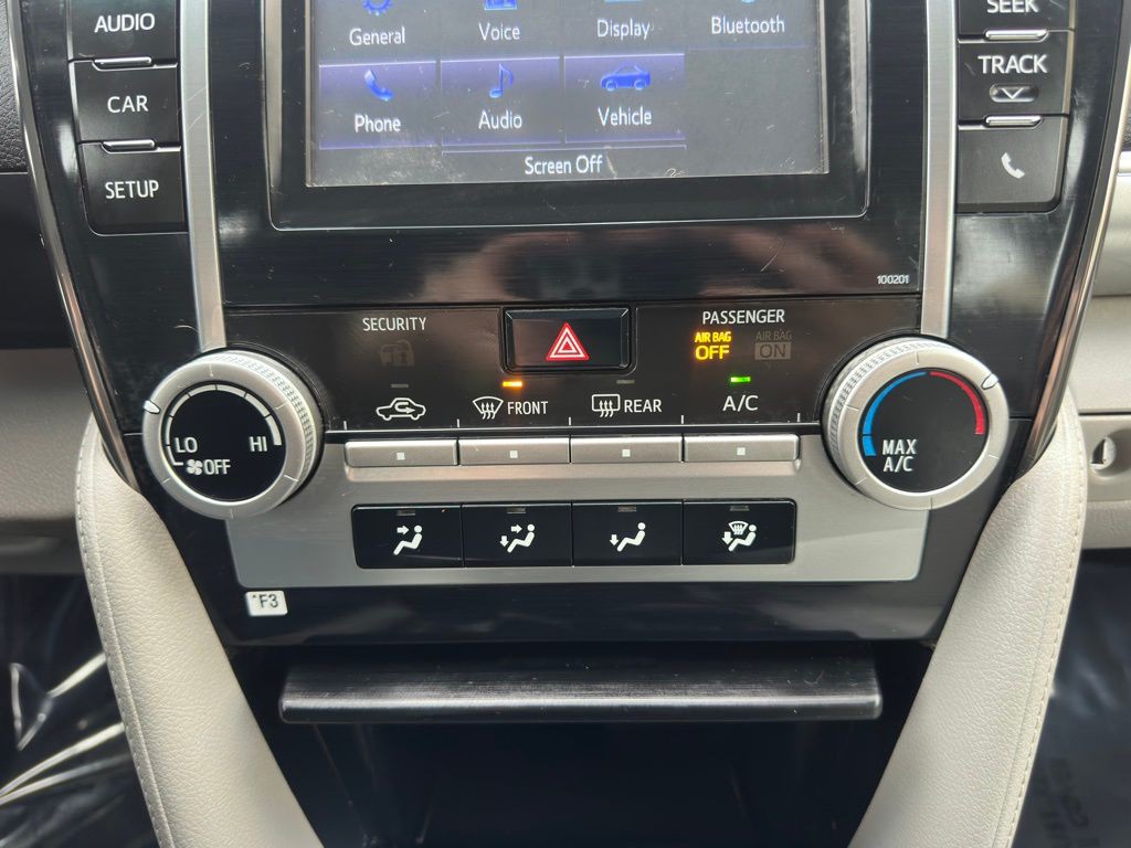 2014 Toyota Camry Image 16