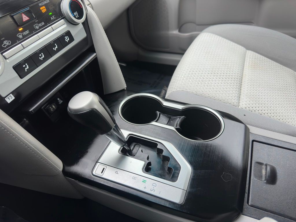 2014 Toyota Camry Image 17