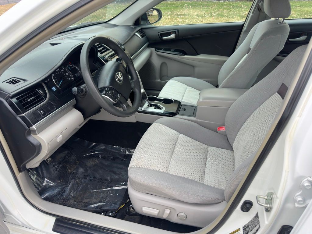 2014 Toyota Camry Image 20
