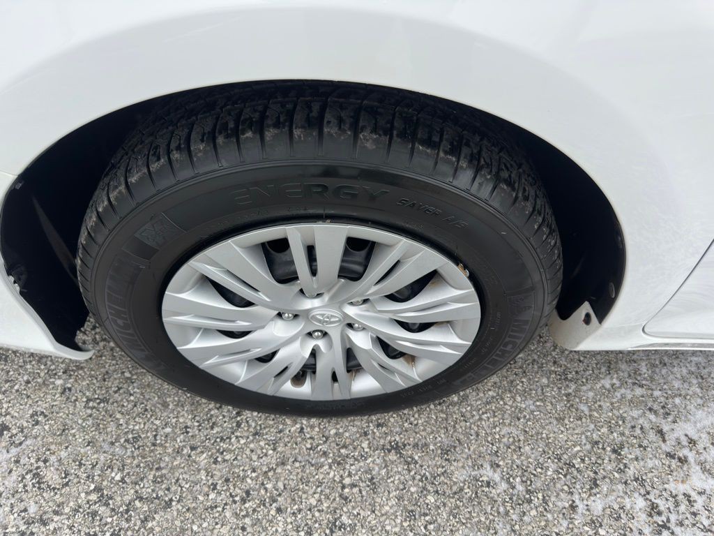 2014 Toyota Camry Image 24