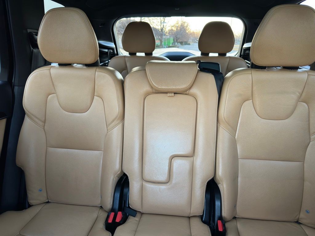 2018 Volvo XC90 Image 12