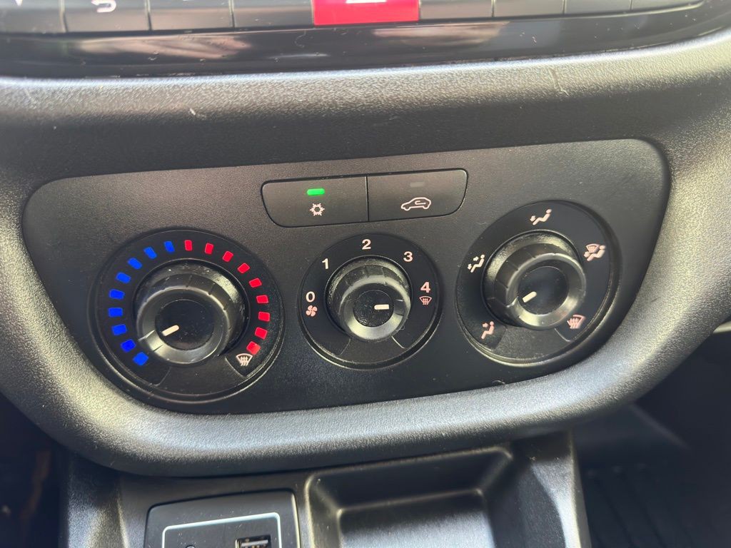 2017 RAM Promaster Image 21