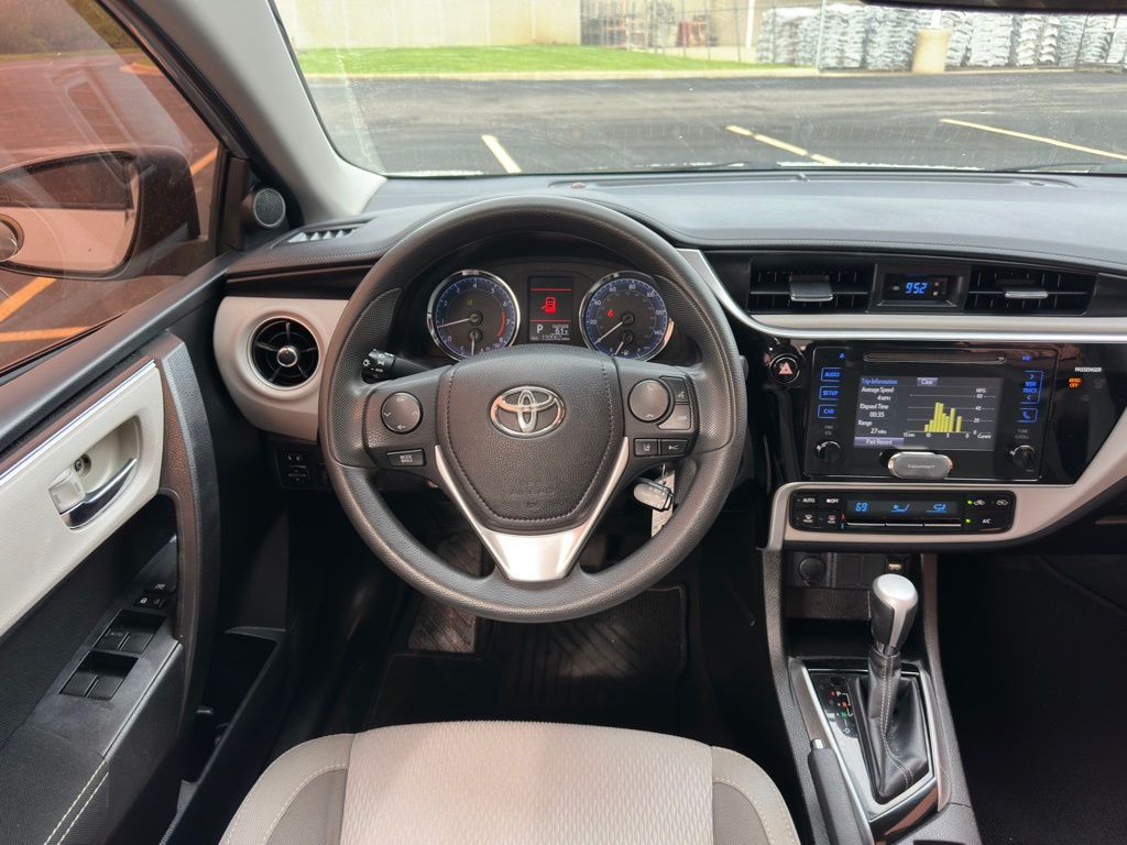 2017 Toyota Corolla Image 8