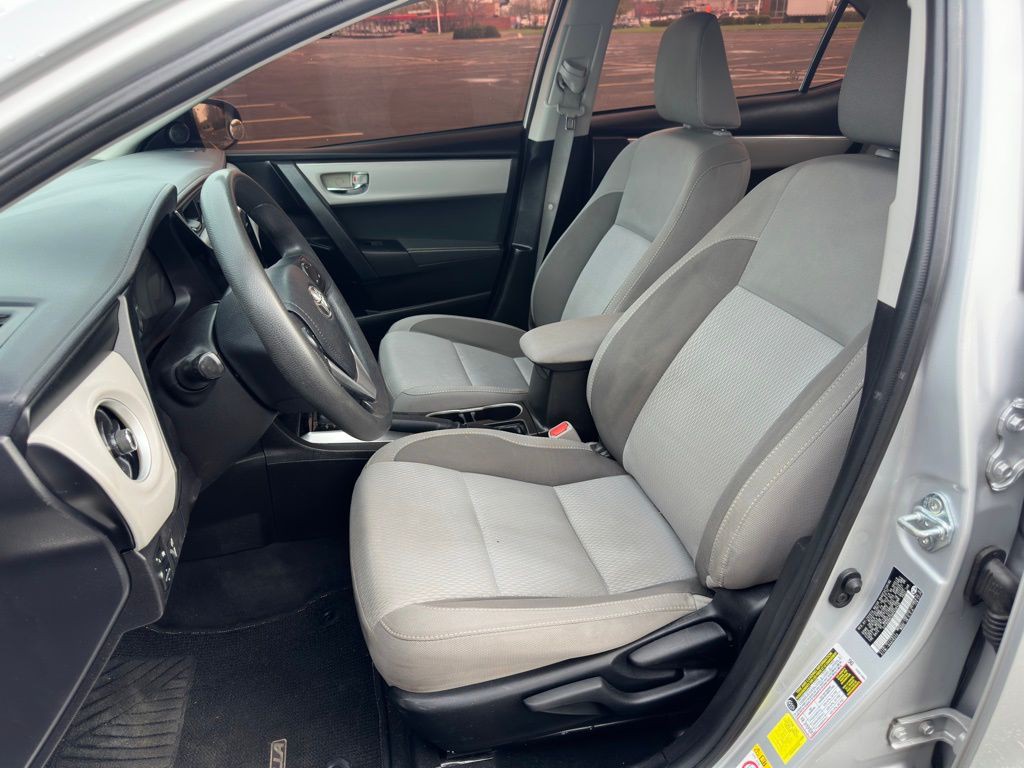 2017 Toyota Corolla Image 10