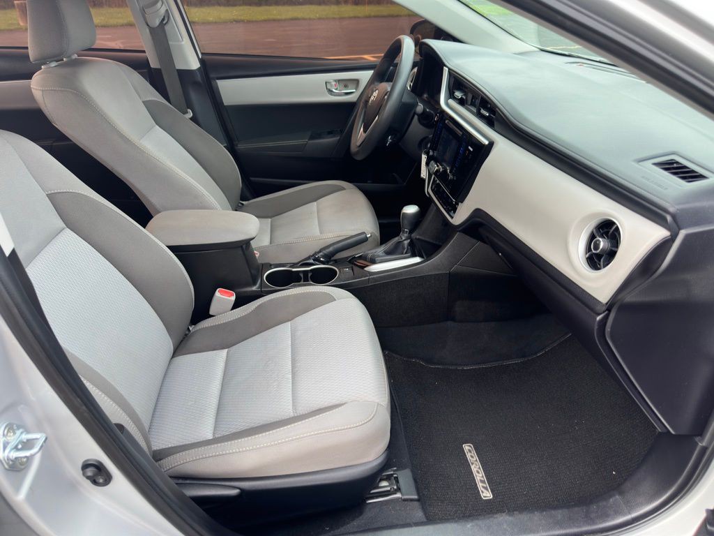 2017 Toyota Corolla Image 13