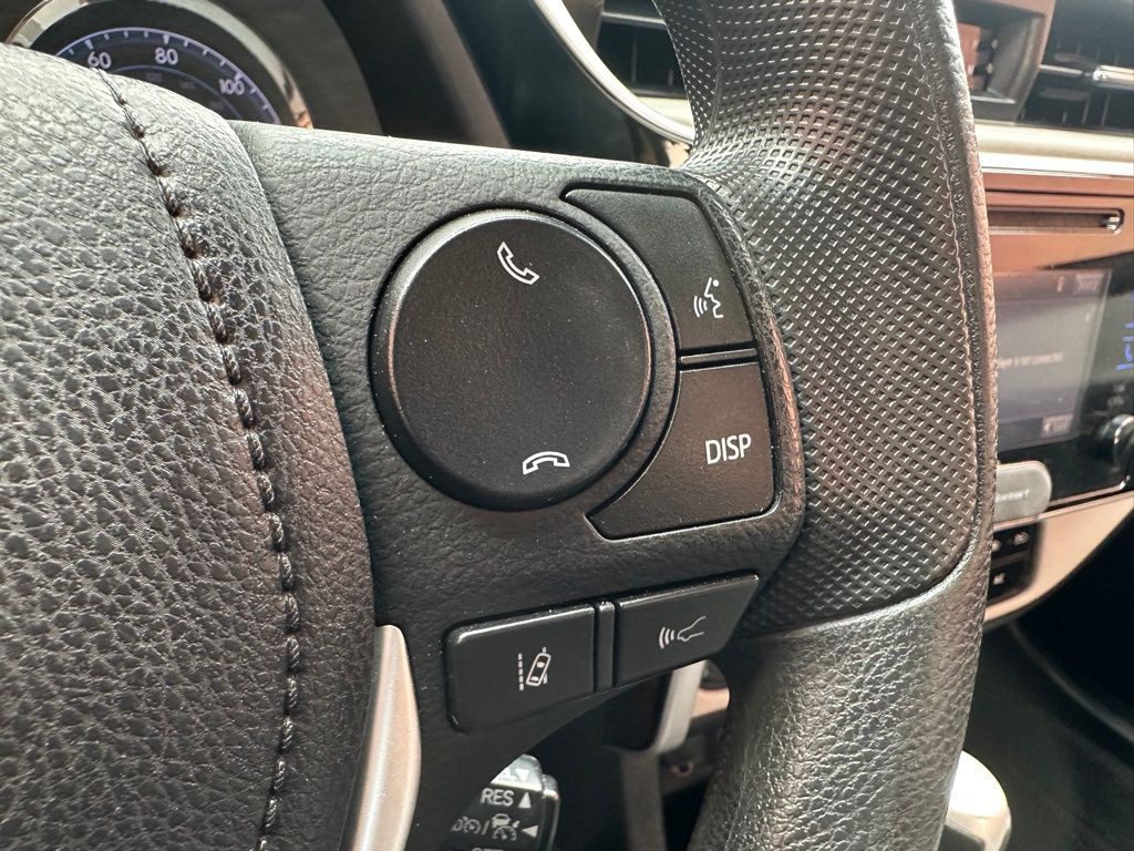 2017 Toyota Corolla Image 18