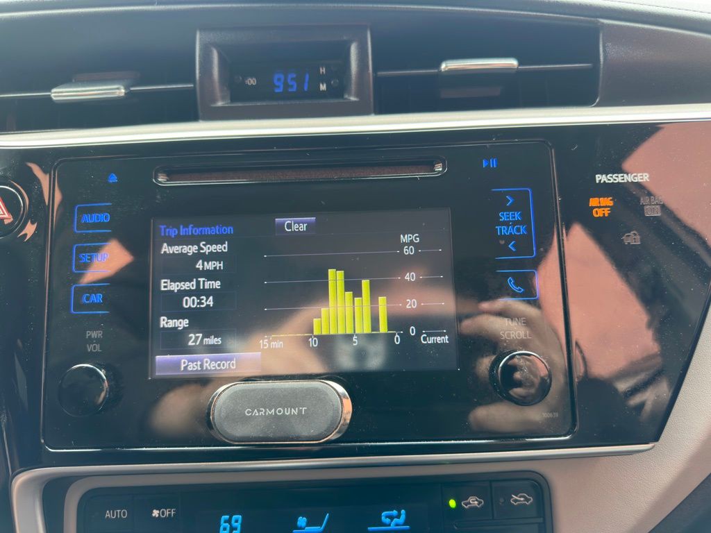 2017 Toyota Corolla Image 22