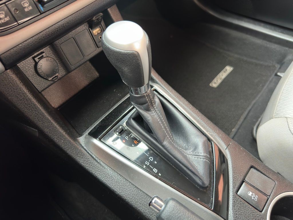 2017 Toyota Corolla Image 25