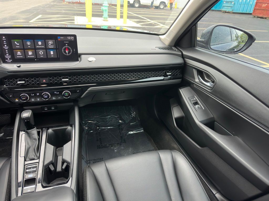 2023 Honda Accord Image 10