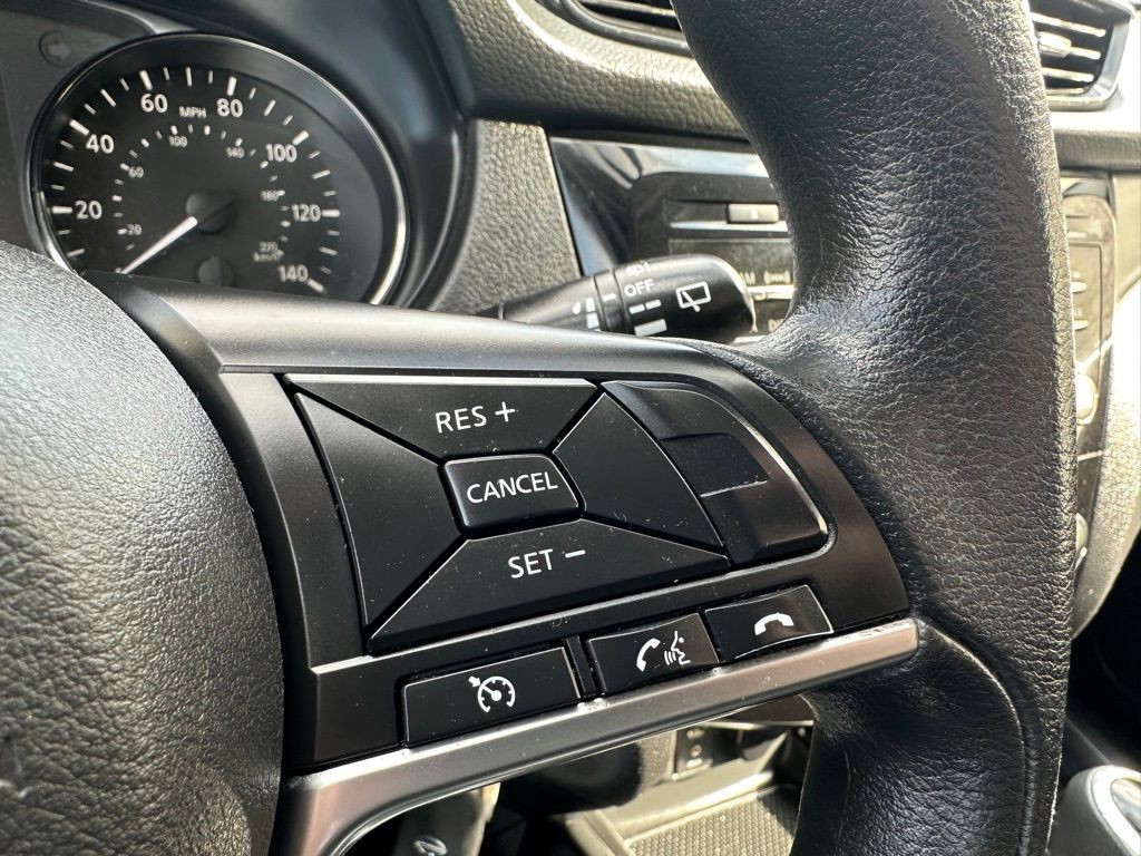 2018 Nissan Rogue Image 15