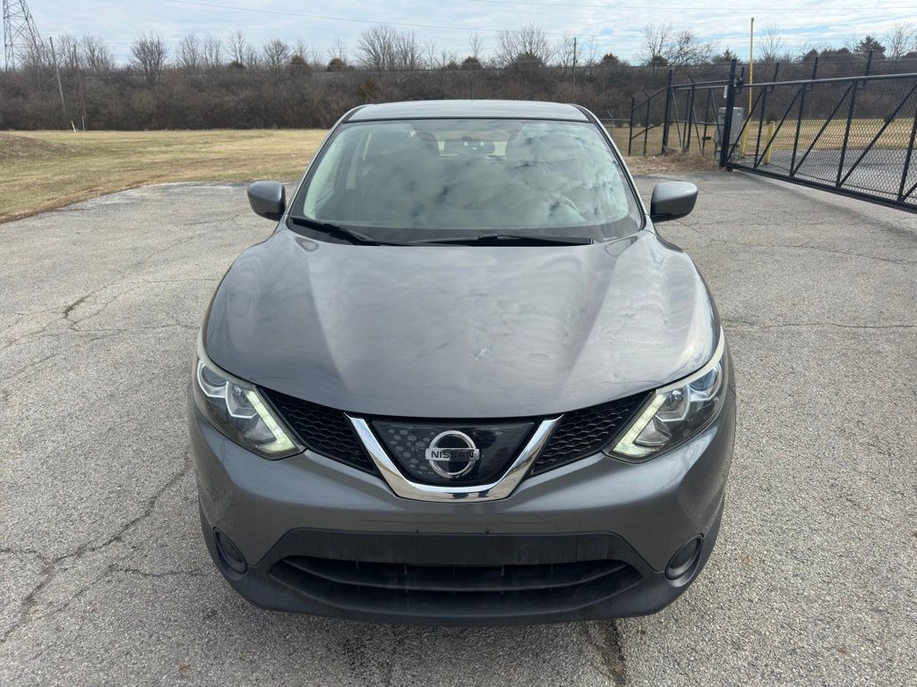 2018 Nissan Rogue Image 2