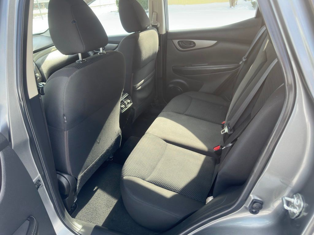 2018 Nissan Rogue Image 11