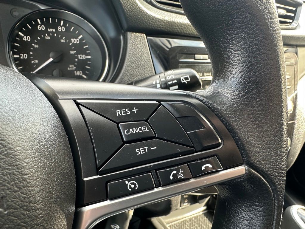 2018 Nissan Rogue Image 15