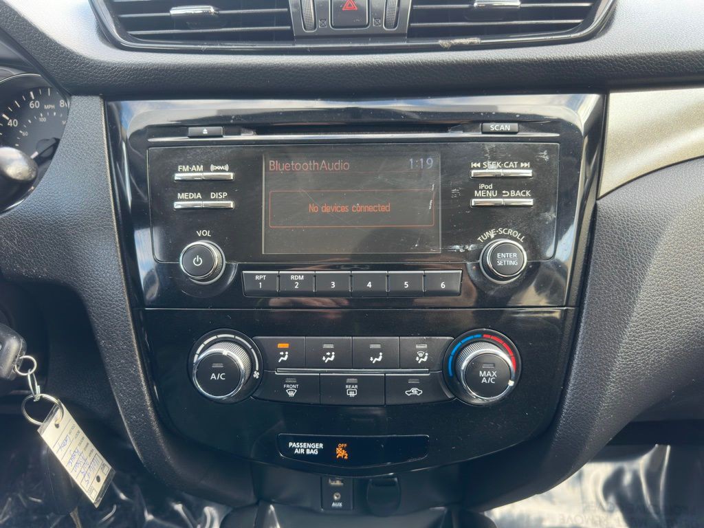 2018 Nissan Rogue Image 19