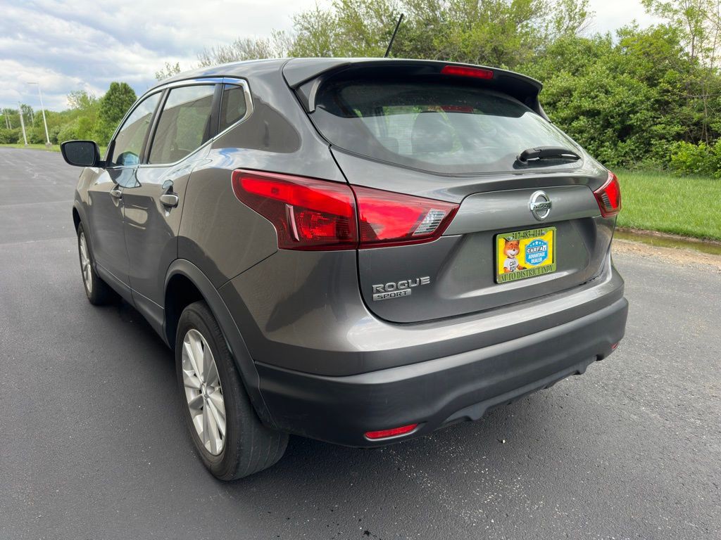 2018 Nissan Rogue Image 6