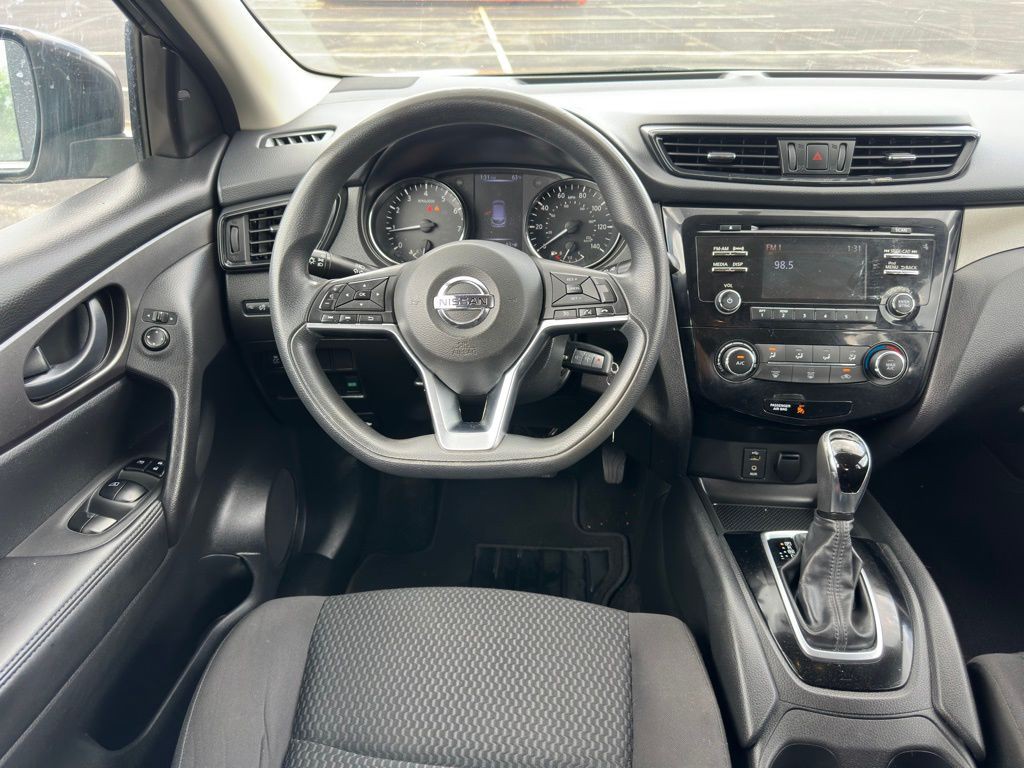 2018 Nissan Rogue Image 8