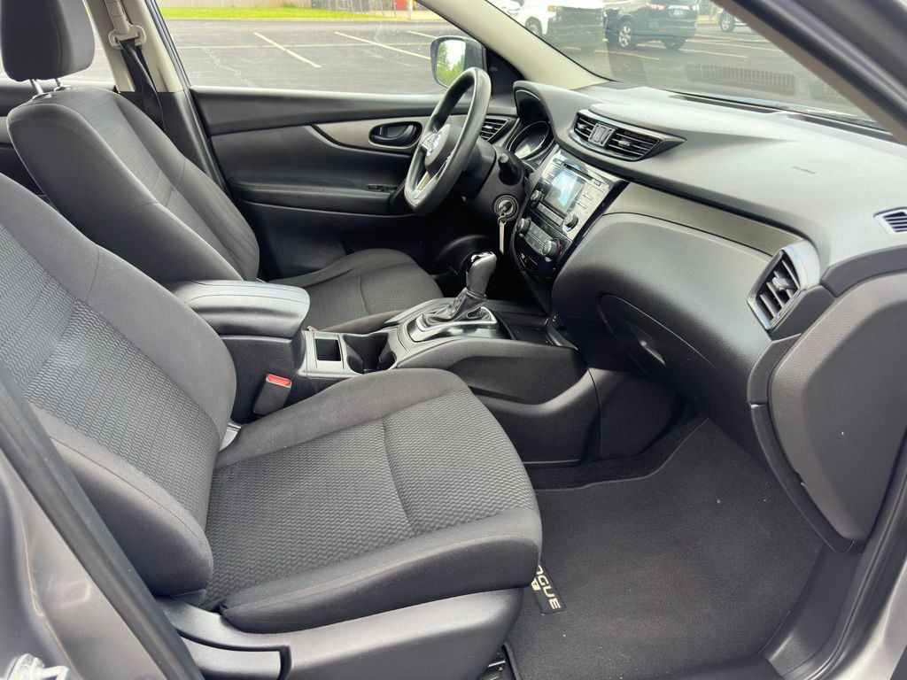 2018 Nissan Rogue Image 14