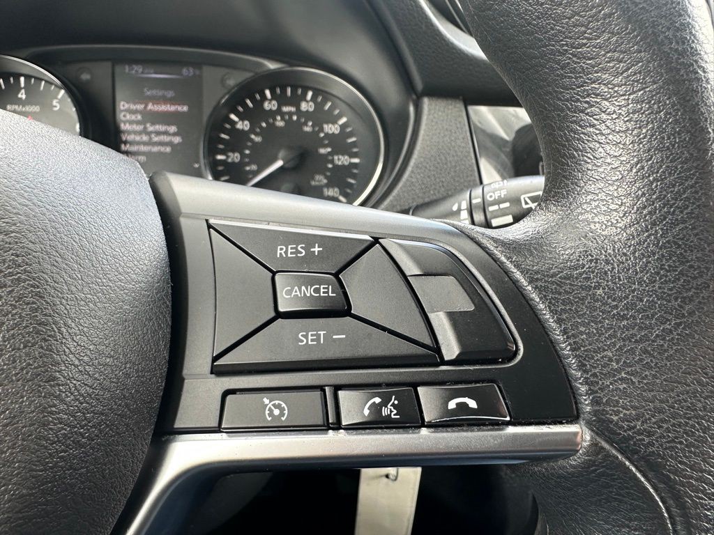 2018 Nissan Rogue Image 23