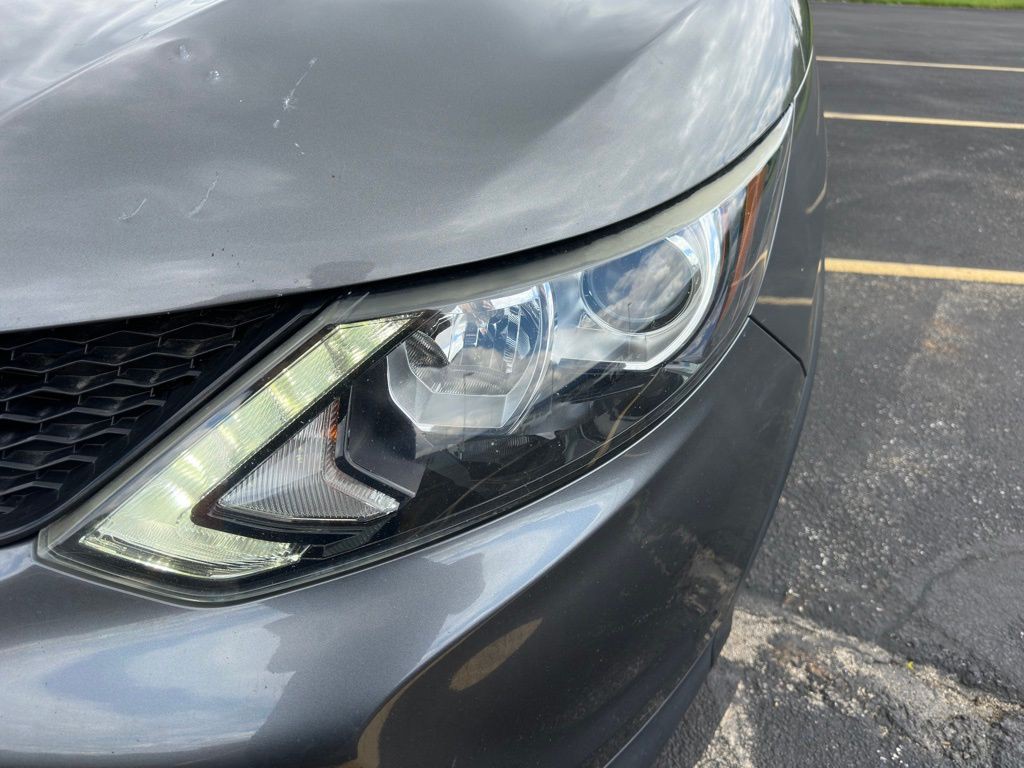2018 Nissan Rogue Image 36