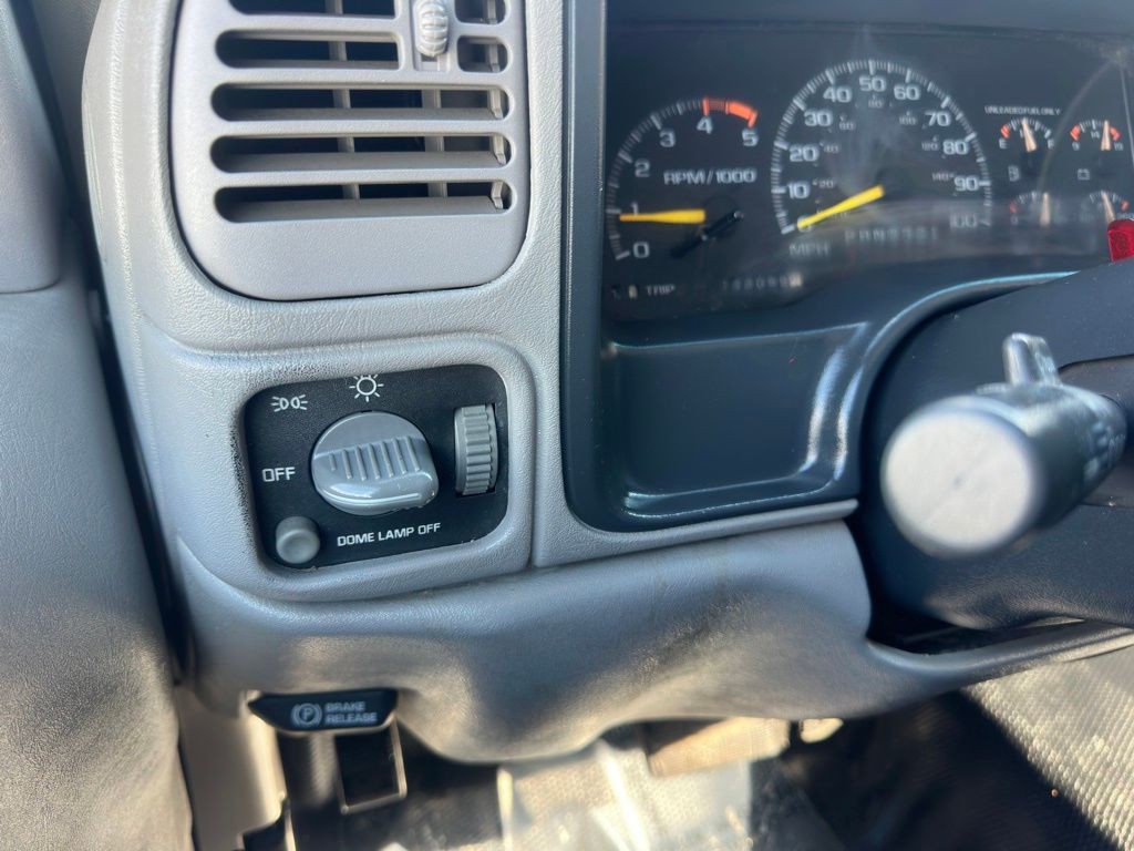 1995 Chevrolet C/K Image 10