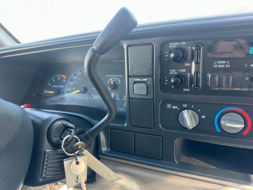 1995 Chevrolet C/K Image 11