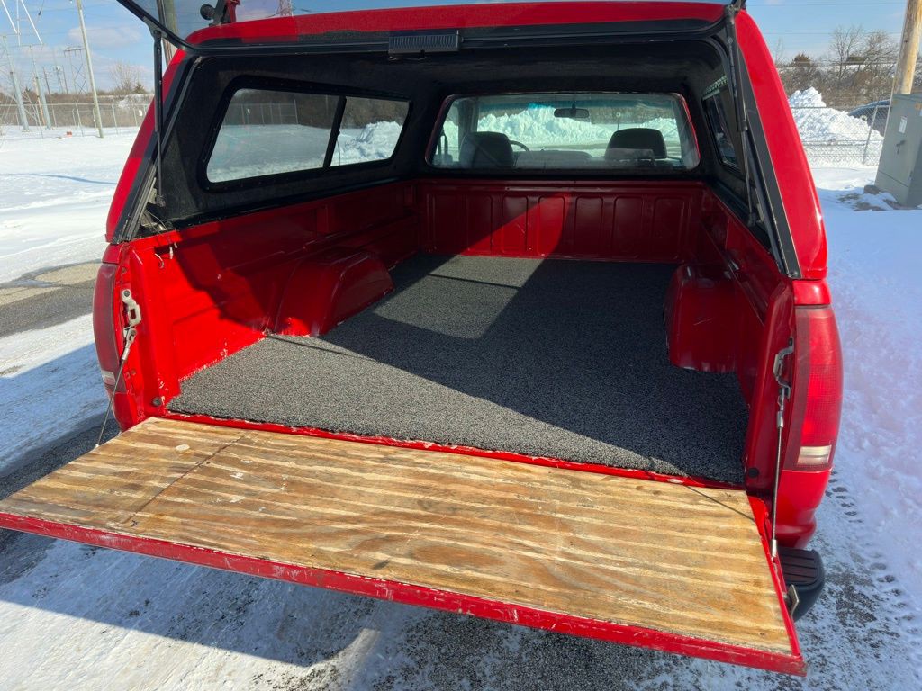 1995 Chevrolet C/K Image 13