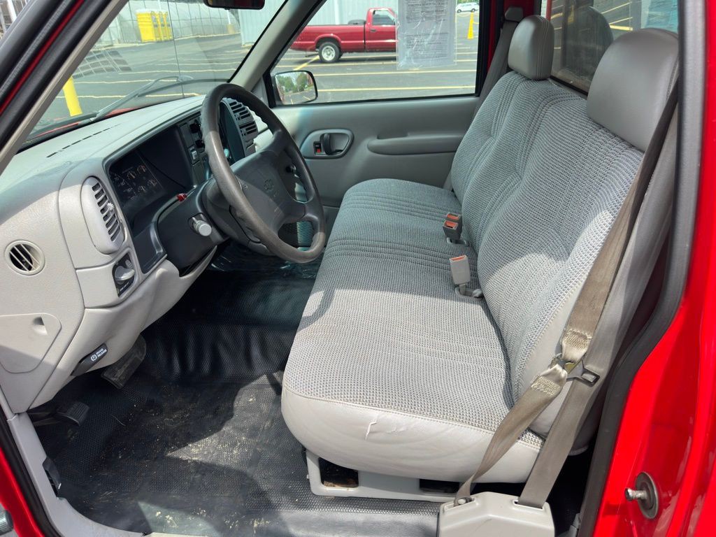 1995 Chevrolet C/K Image 7