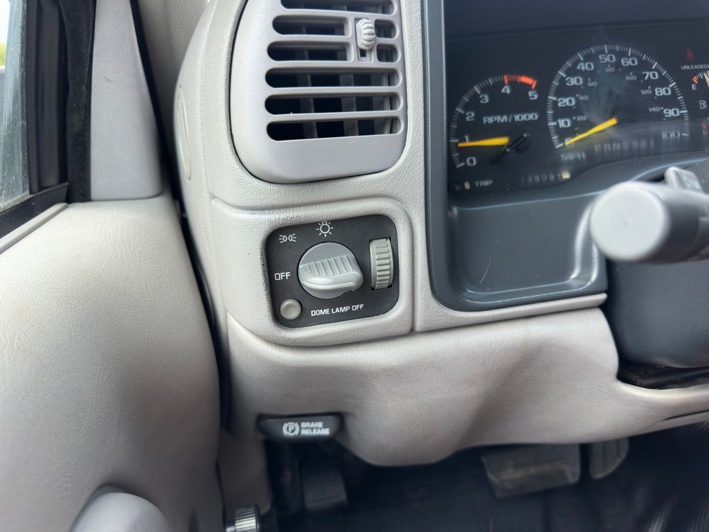 1995 Chevrolet C/K Image 11