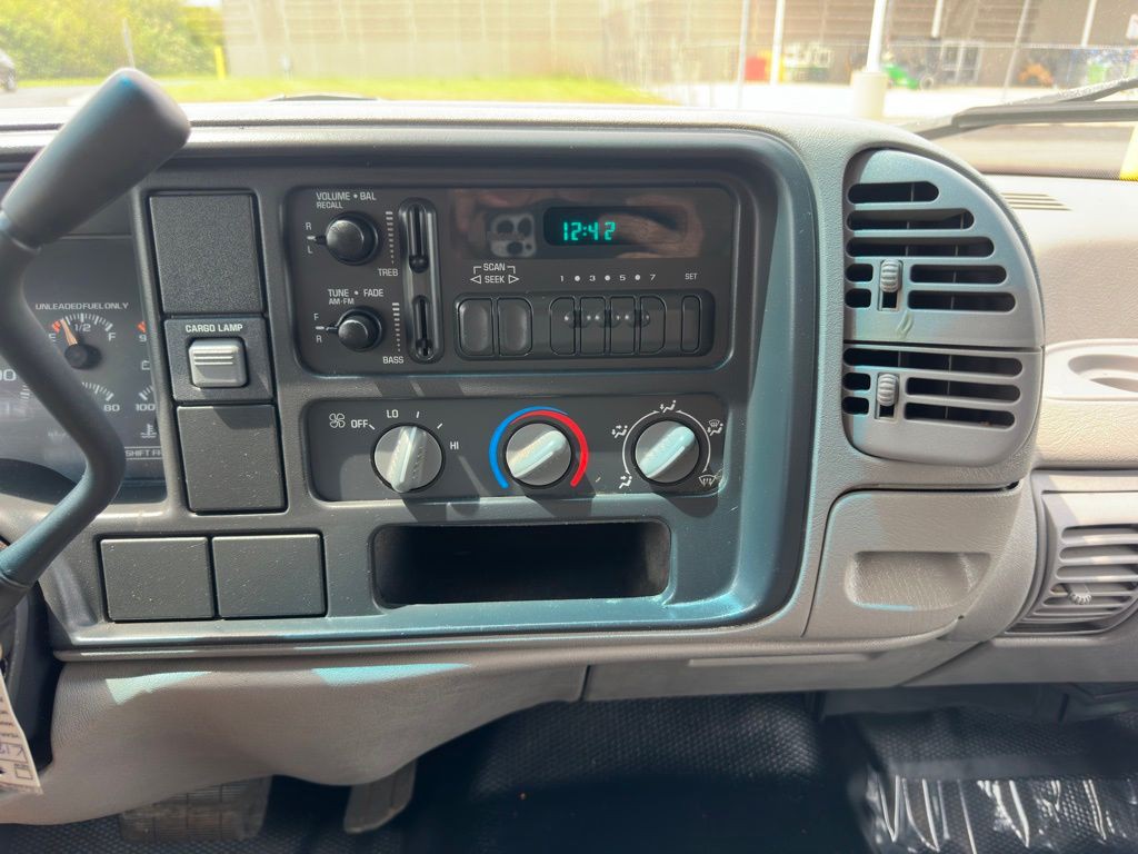 1995 Chevrolet C/K Image 13
