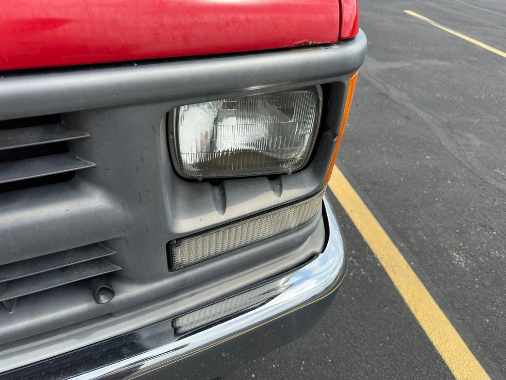 1995 Chevrolet C/K Image 17