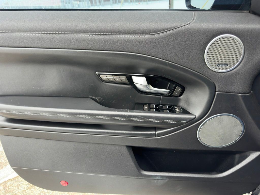 2017 Land Rover Range Rover Evoque Image 38