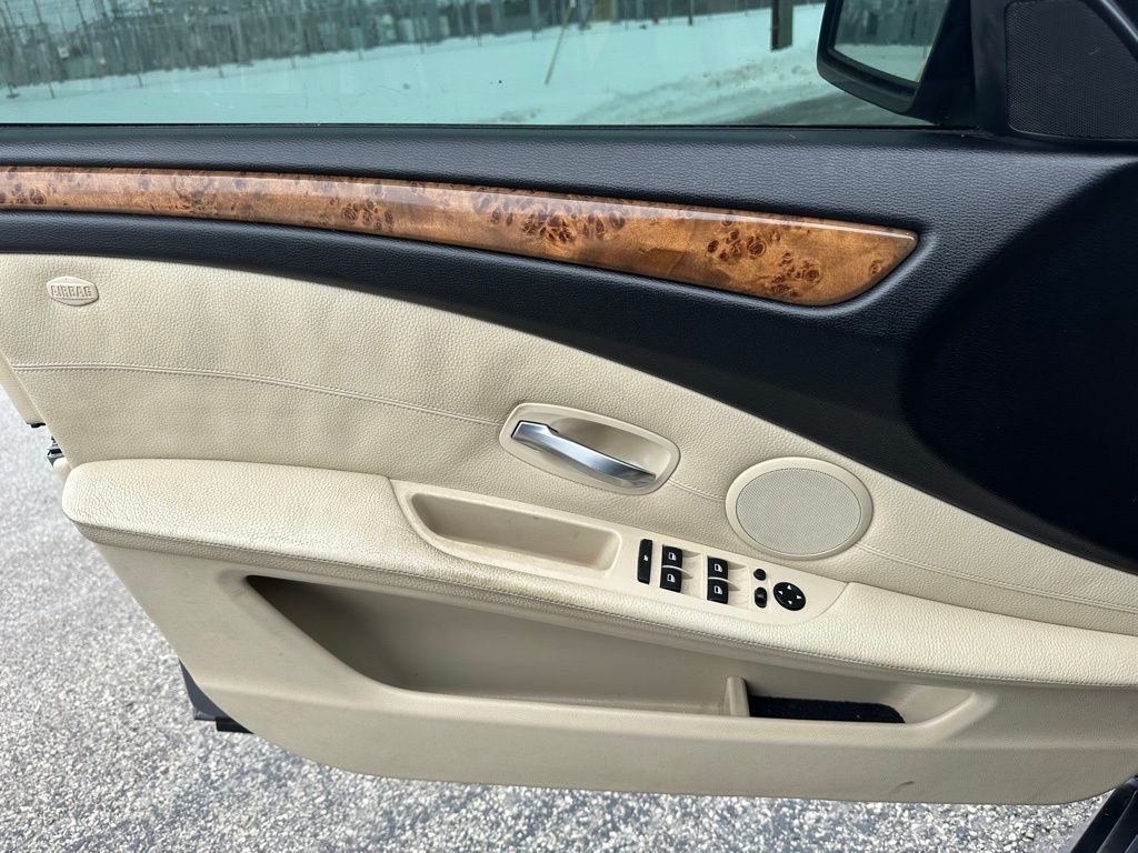 2008 BMW 5 Series Image 32