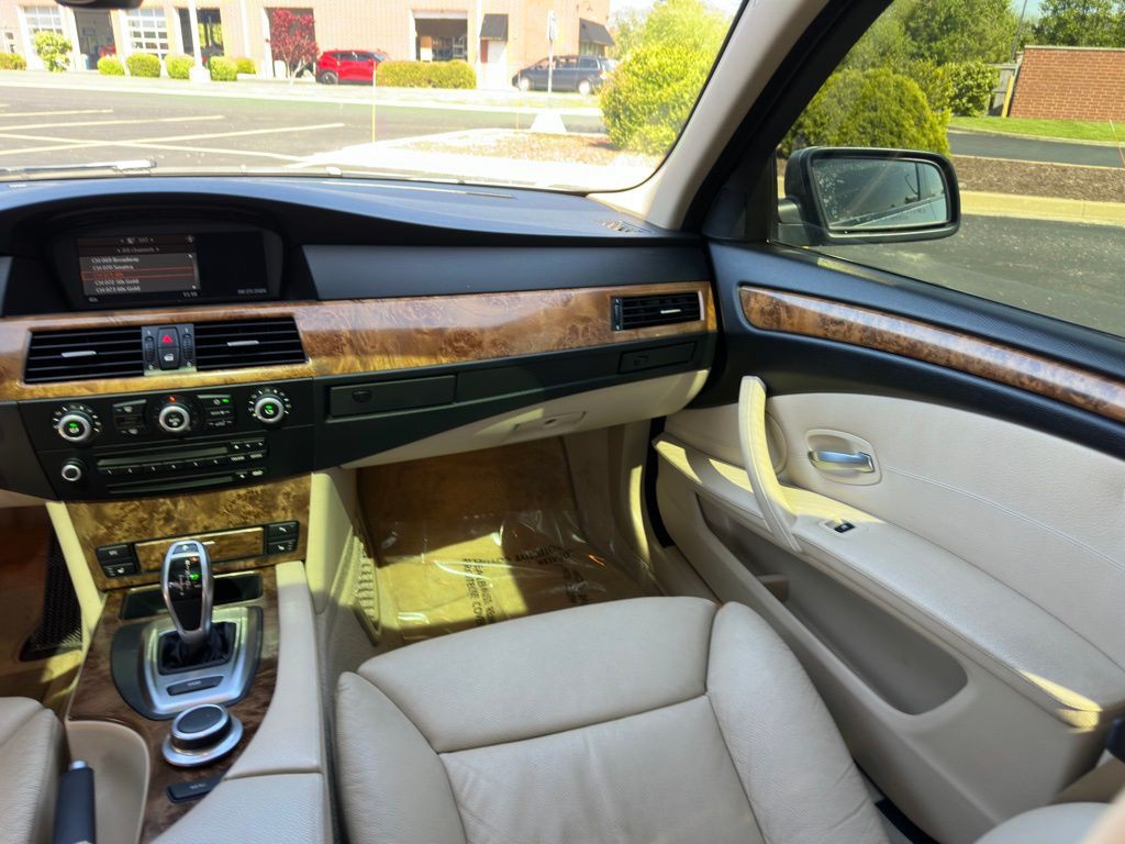 2008 BMW 5 Series Image 9