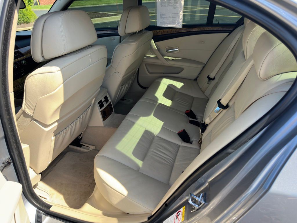 2008 BMW 5 Series Image 11