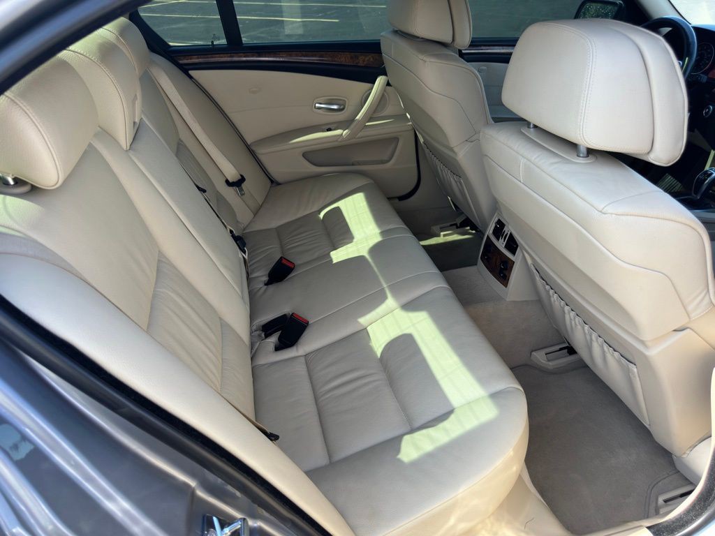 2008 BMW 5 Series Image 12