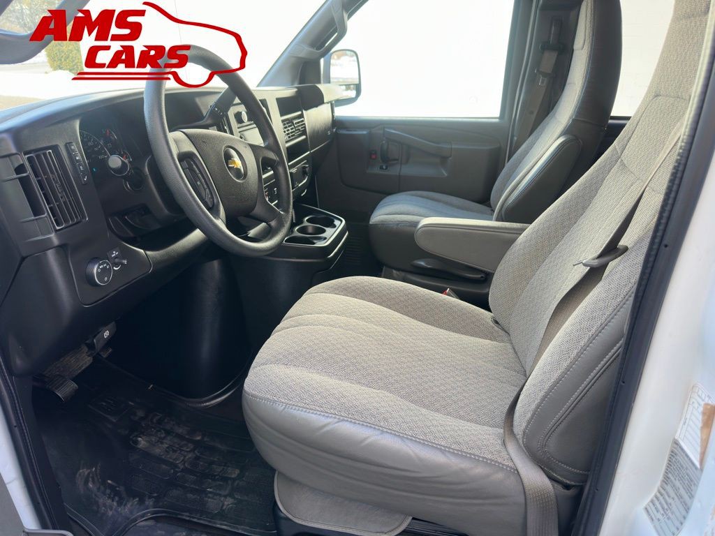 2020 Chevrolet Express Image 10